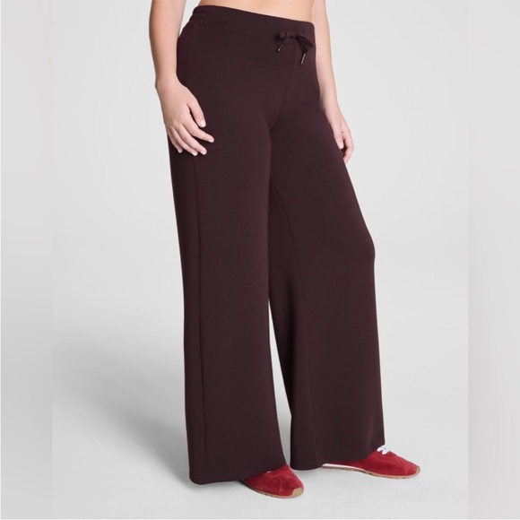 SPANX AirEssentials Wide Leg Pant Truffle Brown